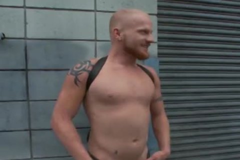 Public pooper copainlloal