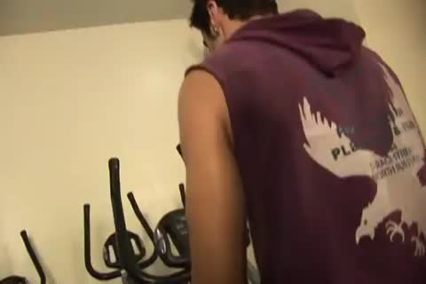 Apollo Max And Tiago In gay pokeing Session In Tthis guy Gym