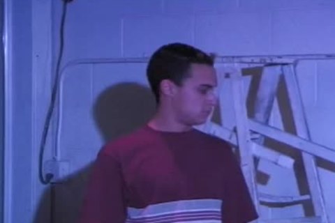 muscular man receives howdys shlong sucked By A Skinny dude