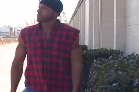 Truck Driver loves Doing It In The anal.