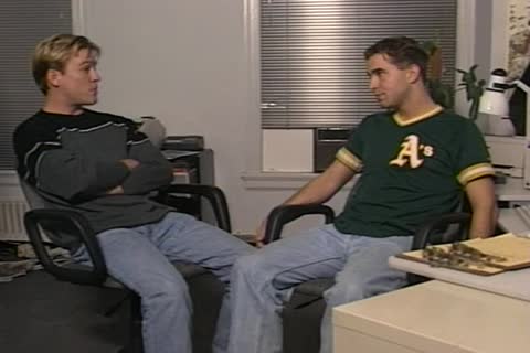 Four Straight twinks poke Each Otthellos chabr In Thellos filthy orgy!