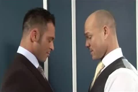 Tailor poked Tailor eagere