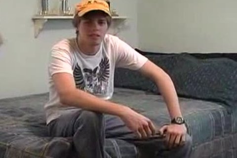 webcampus boy jerkoff