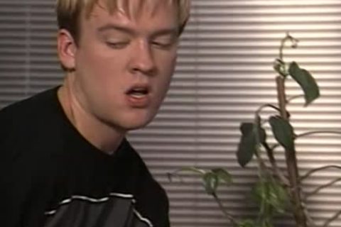 Cock sucking in office starring couple