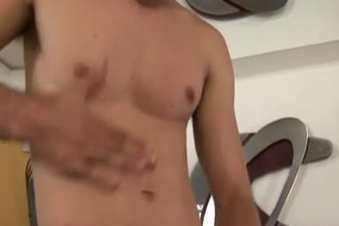 European finds irresistible masturbating