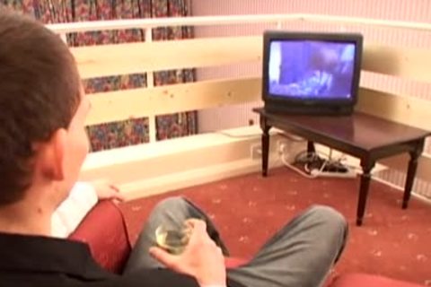 naked BOTTOMS UP IN LONDON - Scene 5