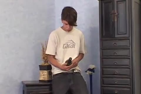 nice twink play with vibrator
