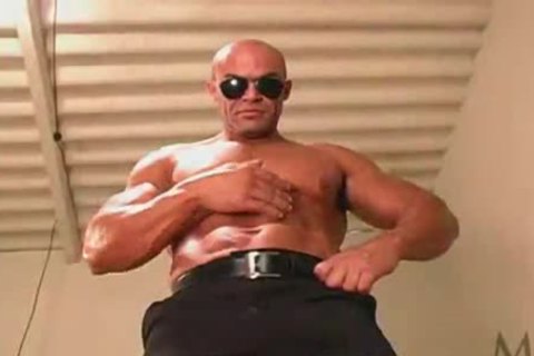 BodybuilderMuscleSolo81