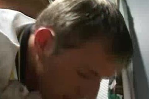 Mark West And hellos guyent