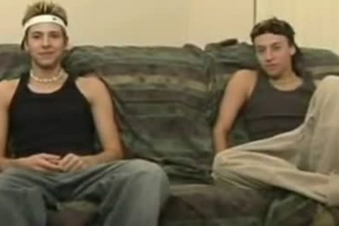 girls Giving Each Otthellos manr handjob