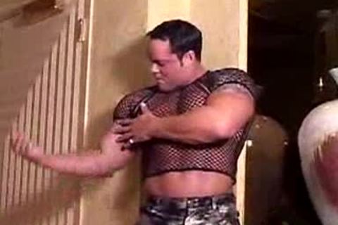 Athletic bodybuilder goes in for nailing