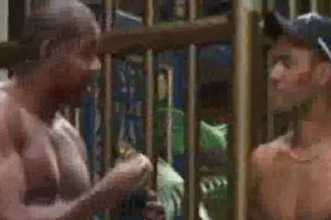 Dois Negoes E Um Branquinho