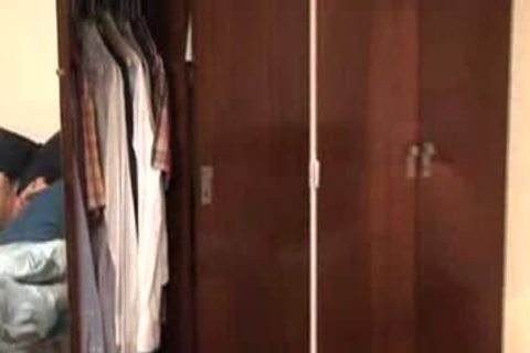 Latwinko_Eats_bf_cum