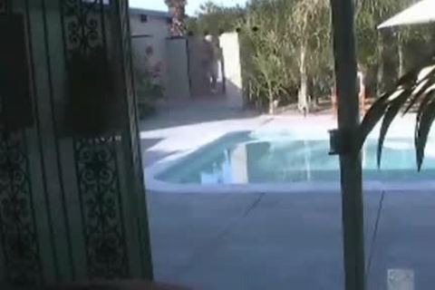 Two pretty Muscle Bears pound