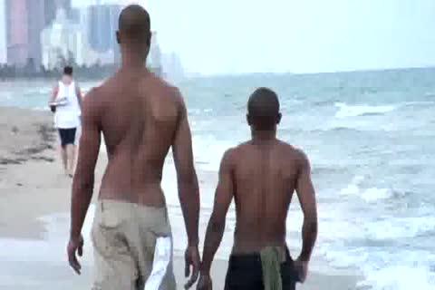 A Walk On Da Beach & banging My Caramel pooperhole
