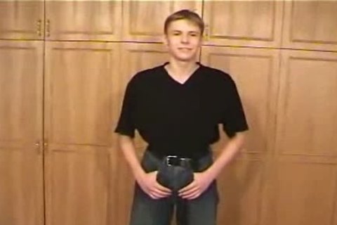 Pretty twink boy wanking