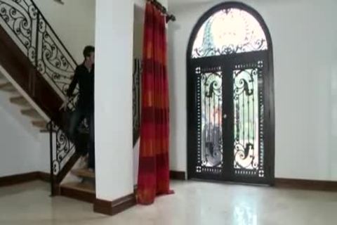 Kevin Crows pokes Trace Michaels