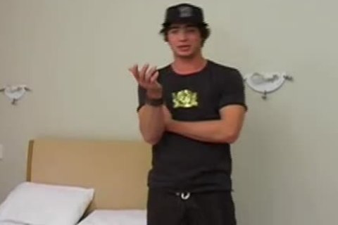 Brunet Hunk Solo jerk offing