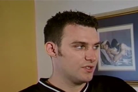 attractive males sucking and hammering