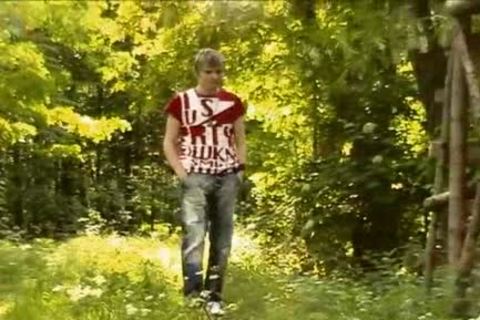 Two Tw-nks pound In The Woods