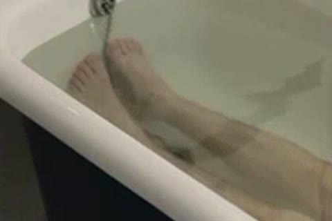 bathtime enjoydudest