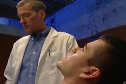 gay - Titan - Spy Quest