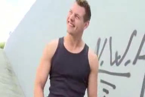 Sex under The Bridge (nudeback)