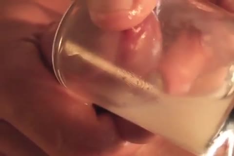Shaved amateur closeup orgasm in the car