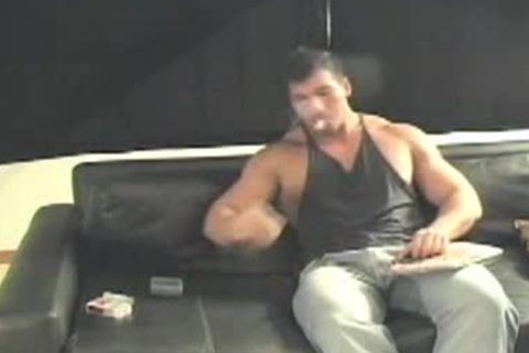 giant Muscle tiny wang