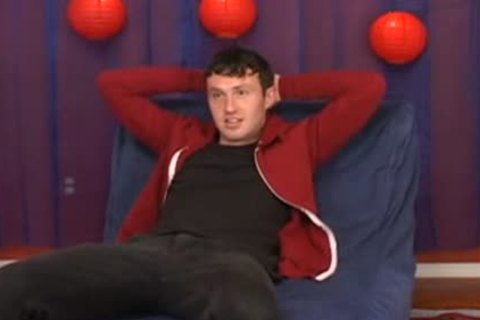 wanking guy receives ramrod sucked Off