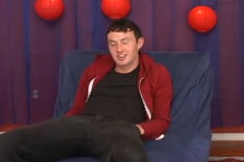 wanking guy receives ramrod sucked Off