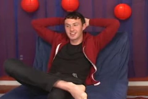 wanking guy receives ramrod sucked Off