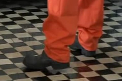 trio Entre Reclusos Y Policia