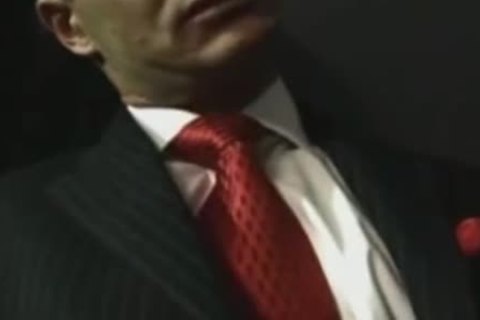 juicy Business twinks enjoy blowjob