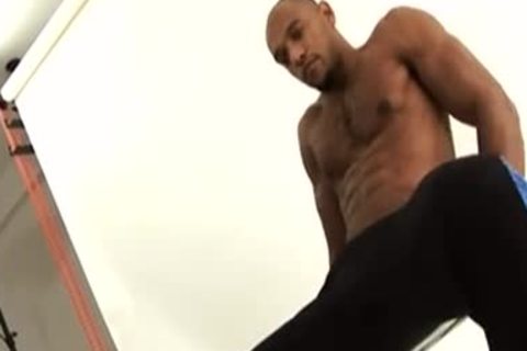 M3N 4T W0RK 4 HUG3 AND HUNG SC4/4