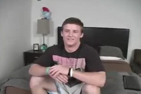 hawt twinks enjoy blowjob