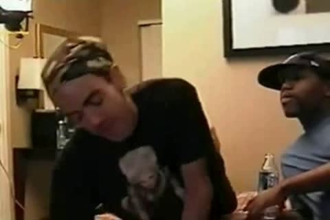 Sissy Thug receives pounded