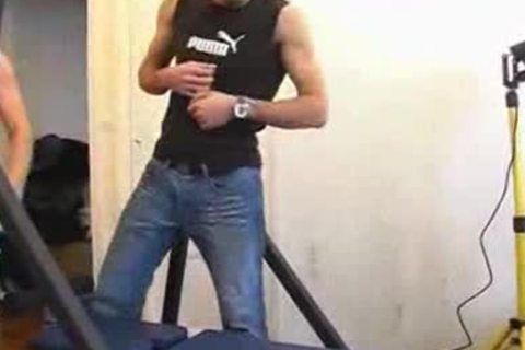 Muscled blowjob cum