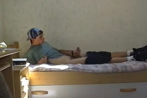 Twink boy gets a buzz out of fucking