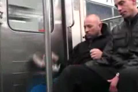 Suce Dans Le Metro