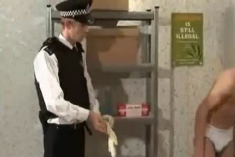 concupiscent Cop banging dude