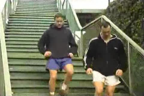 Public crappers threesome