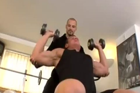 Muscle dudes Gym fuck