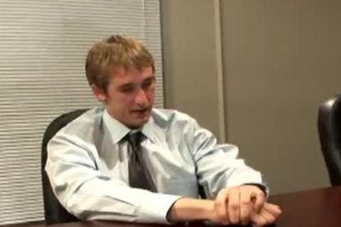 Mason Wyler Na Entrevista De Emprego.