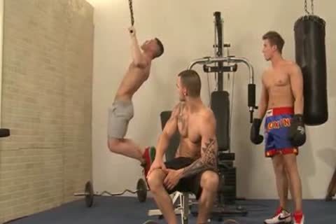 horny Threeway At A Gym