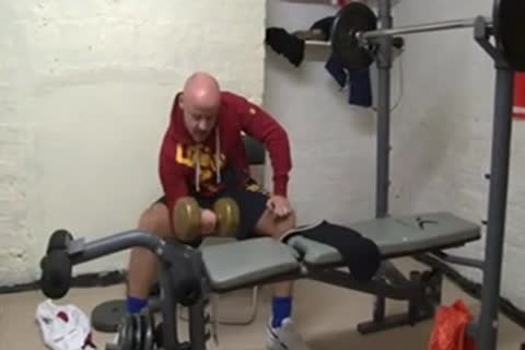 dudes In Tthowdys guy Gym