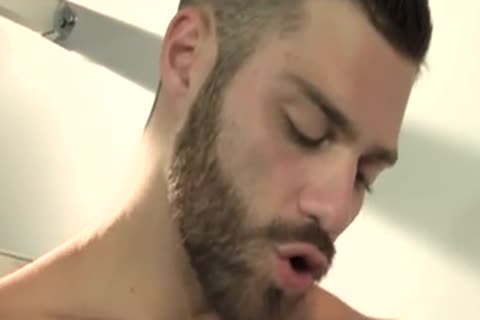 Se Lo Monta Con El Fontanero