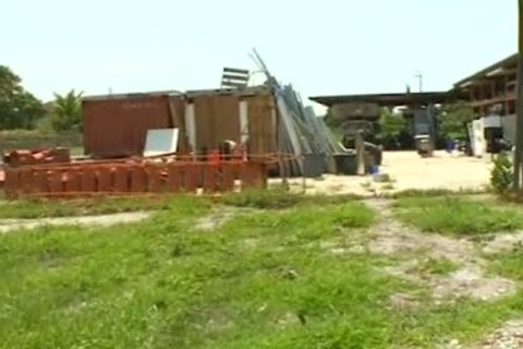 Searchellong Tthellos chab Scarp Yard For A Thug