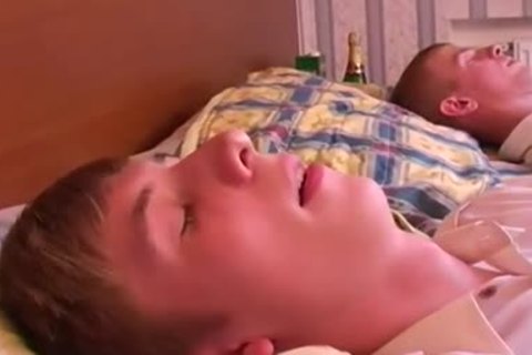 4 lads In tastyel Room