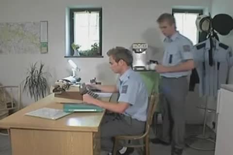 EUROPEAN twinks suck weenie AT Tthis stud OFFICE
